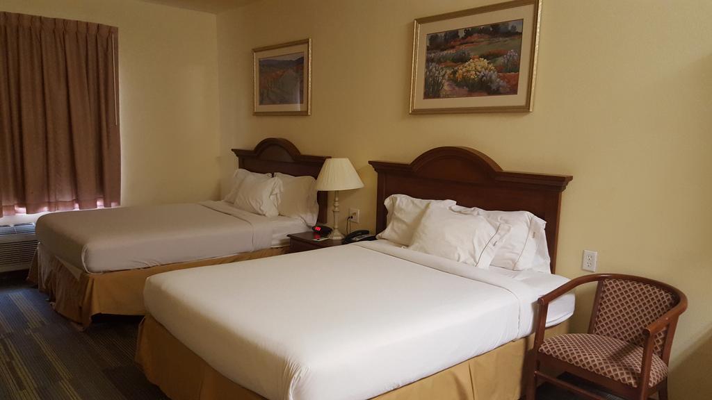 Reddy Hotel Plainview Extérieur photo